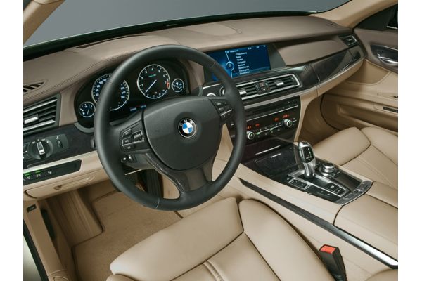 2010 2010-BMW-750-Sedan-i