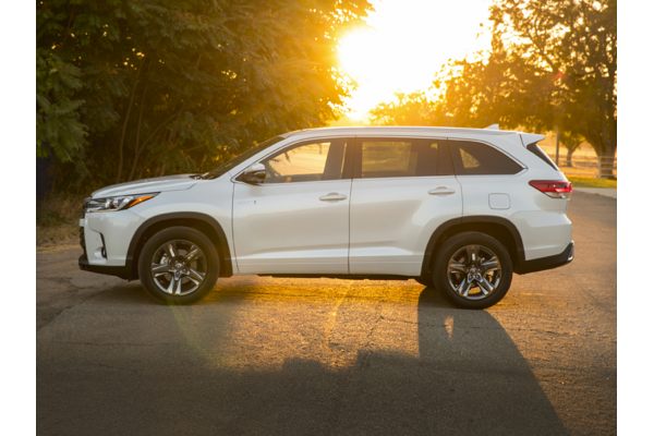 New 2017 Toyota Highlander Hybrid Price Photos Reviews Safety New 2017 Toyota Highlander Hybrid Price Photos Reviews Safety Ratings Features